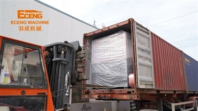 Eceng Machinery isporuka Q3000 mašine za puhanje boca klijentu iz Indonezije